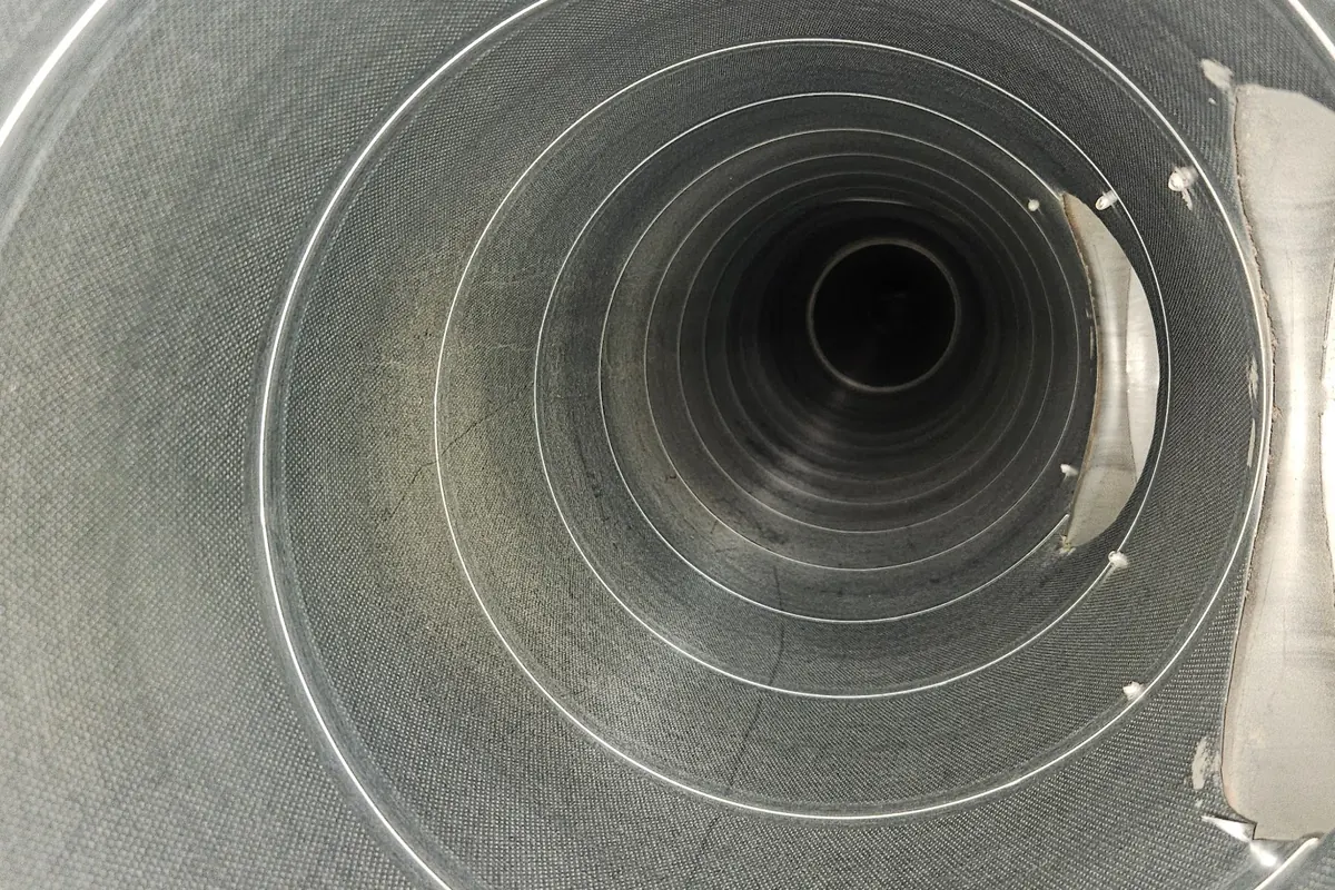 After: Duct: a thick ring of dust